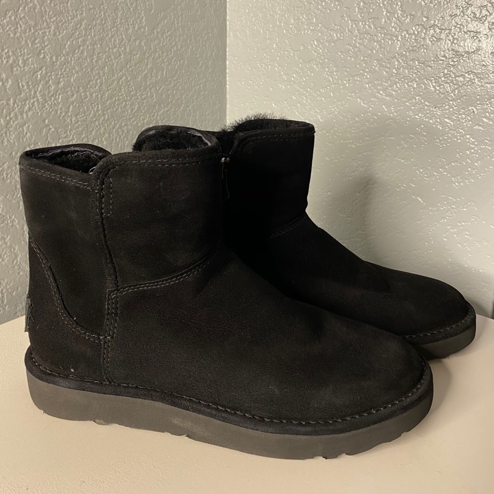 Treadlite UGG Abree Mini Water Resistant Suede